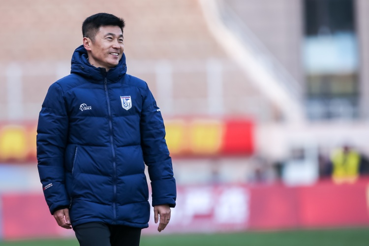足球報：英博首發(fā)陣容幾乎換了一支球隊，主打高位逼搶強調(diào)奔跑